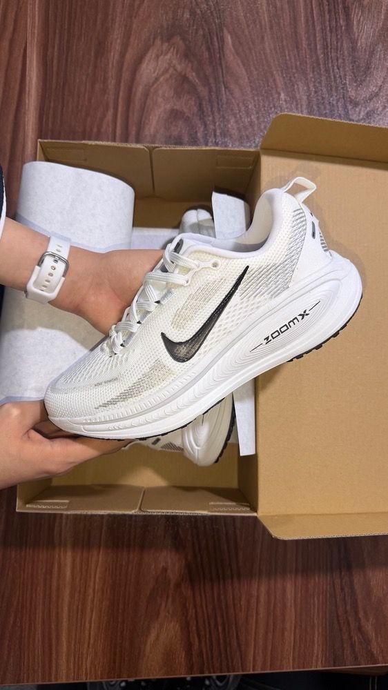 کتانی نایک زوم وومرو Nike Zoom Vomero