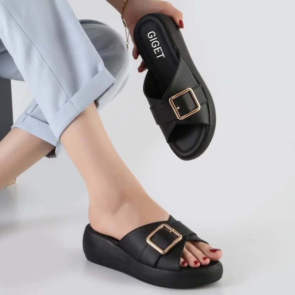 صندل زنانه نگینی آیلین