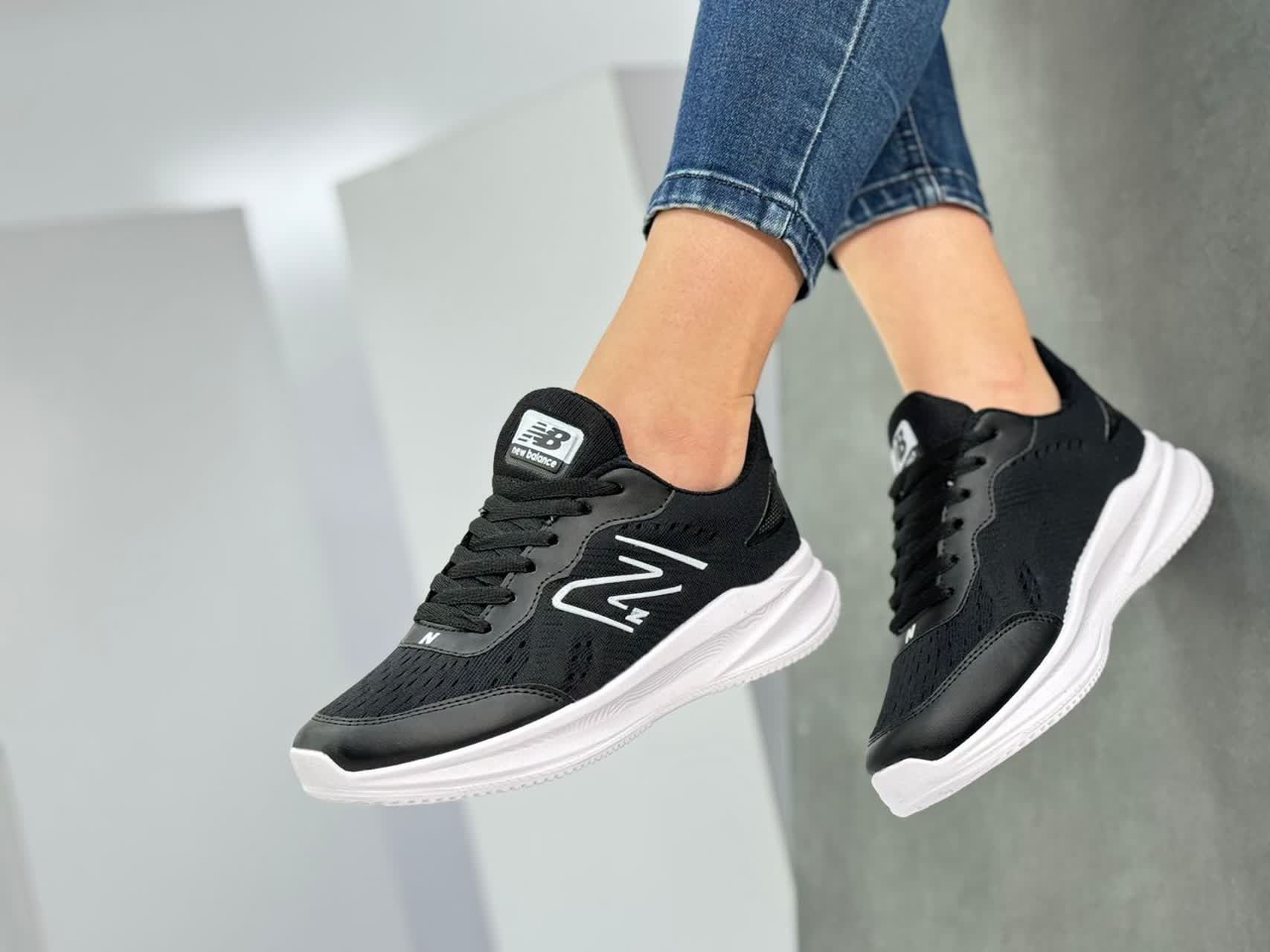 کتانی رانینگ New Balance