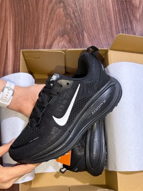 کتانی نایک زوم وومرو Nike Zoom Vomero